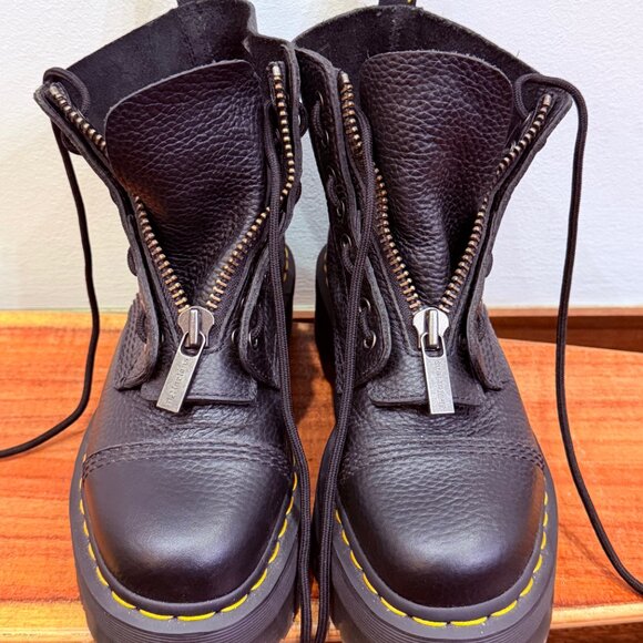 LIKE NEW! Dr Marten's Sinclair 9L - Picture 6 of 6